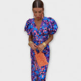 Vanessa - Elegantne V-kaelusega kleit