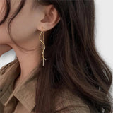 Elwira – Pikad kõrvarõngad lainelise kujuga