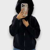 Alisanne – Kootud jakk, millel on tõmblukk ja faux fur krae