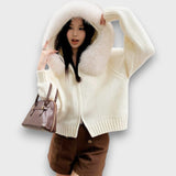 Alisanne – Kootud jakk, millel on tõmblukk ja faux fur krae