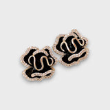 Ameliane – Mustade lillede kõrvarõngad kuldse äärisega